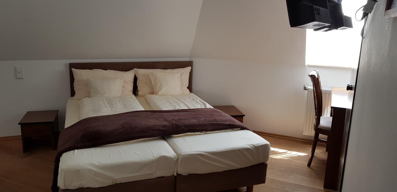 Hotel Waldschloesschen مولهايم ان الرور دير المظهر الخارجي الصورة